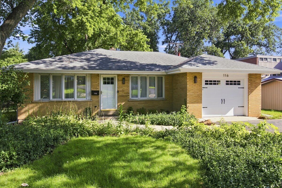 Property Photo: 116 Sturtz Street IL 60010