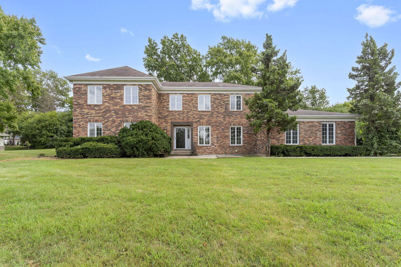 Property Photo:  12 Kingston Drive  IL 60523 