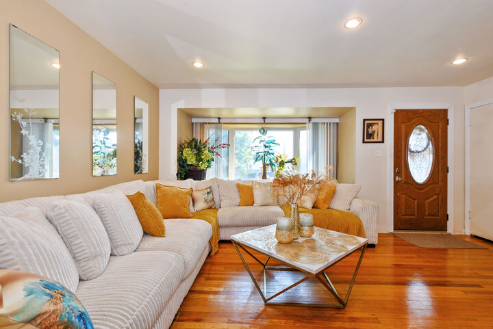 Property Photo: 7234 S Albany Avenue IL 60629