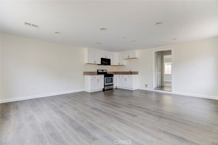 Property Photo: 6861 Yarmouth CA 91335