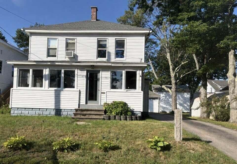Property Photo:  1 New Hampshire Street  ME 04073 