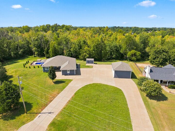 Property Photo:  149 Millwood Dr  TN 37127 