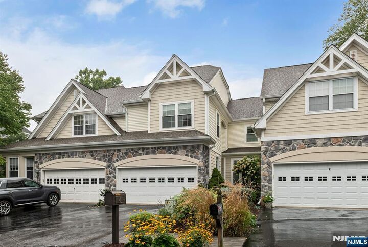Property Photo:  4 Kingsley Evans Circle  NJ 07436 