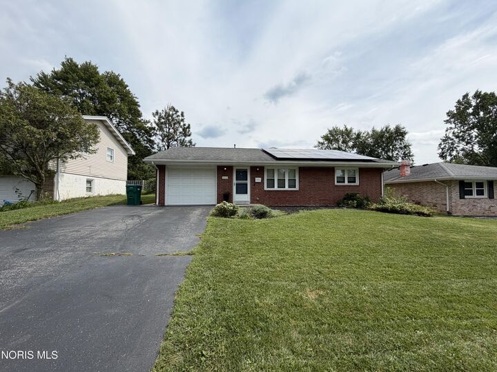 Property Photo: 2629 Greenacre Drive OH 45840