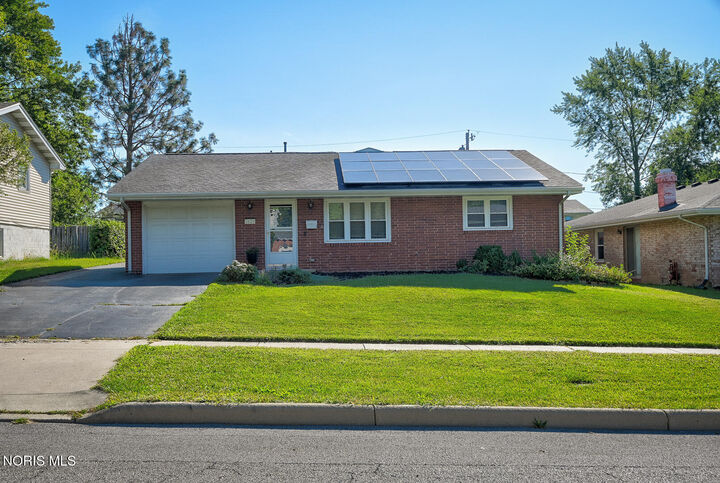 Property Photo:  2629 Greenacre Drive  OH 45840 