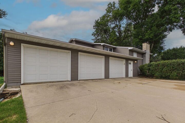 Property Photo:  3024 Crescent Lane NW  MN 55901 
