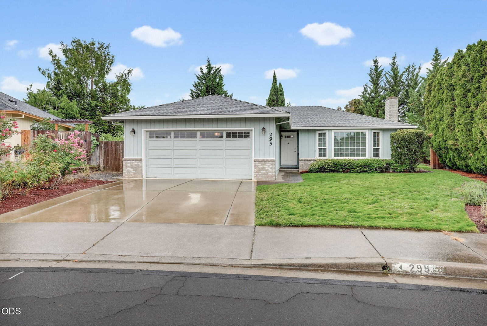 Property Photo:  295 Wren Court  OR 97501 