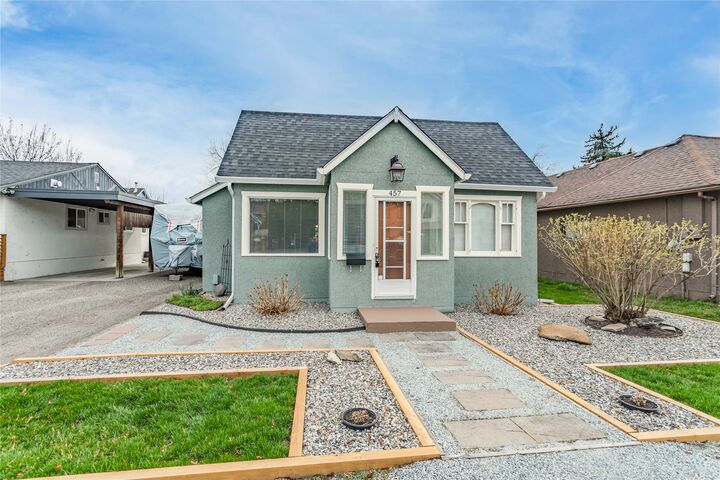 Property Photo:  457 Patterson Avenue  BC V1Y 5C5 