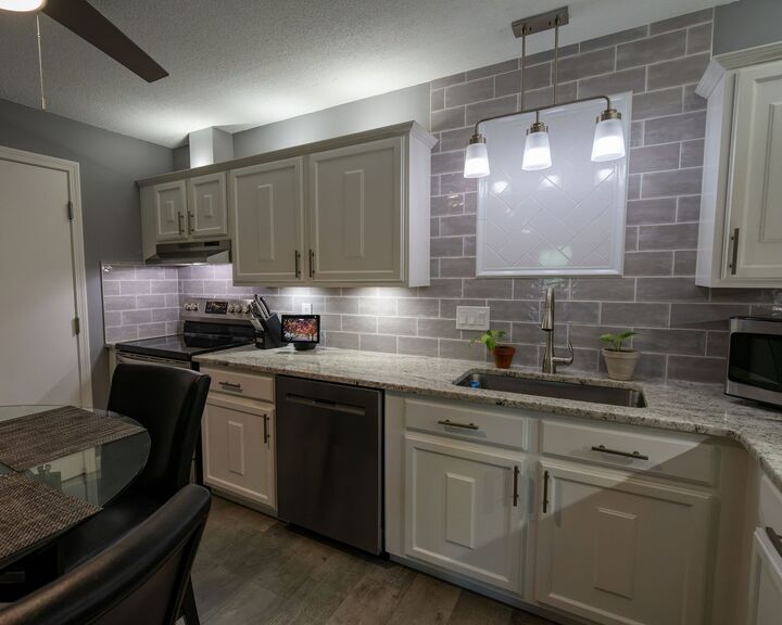 Property Photo:  6 Autumn Leaf Dr 18  NH 03060 