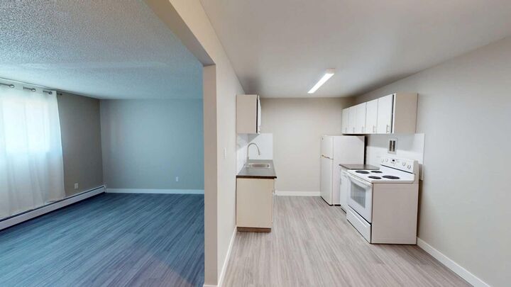 Property Photo:  9807 108 Avenue 103  AB T8V 1N5 