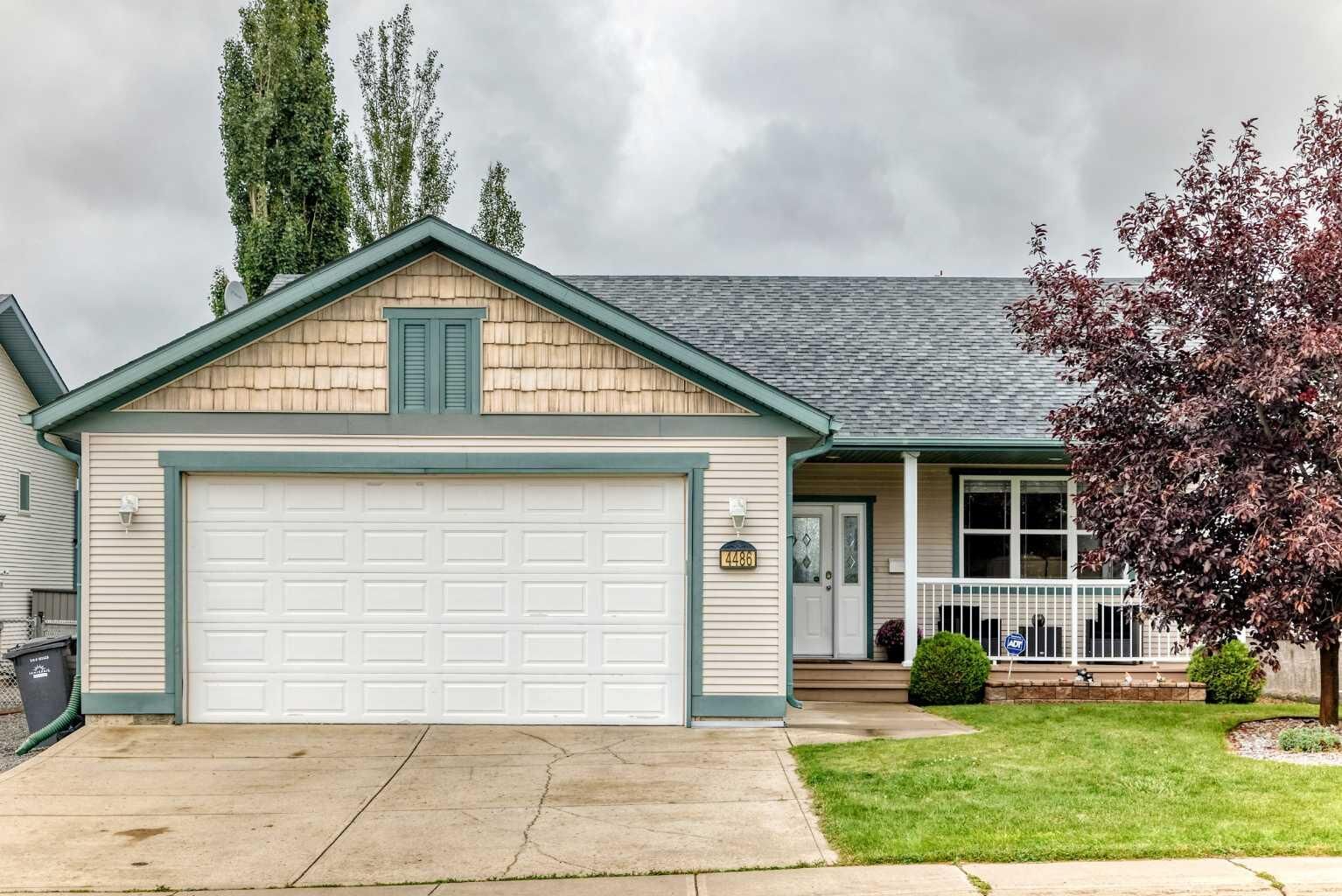 Property Photo: 4486 54A Avenue Crescent AB T4G 1X8