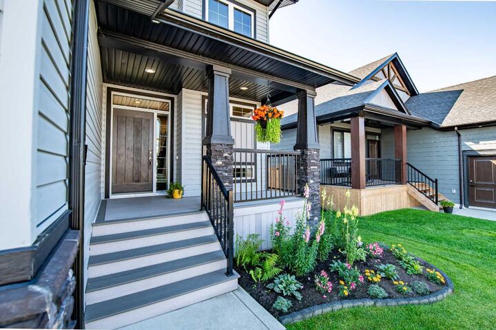 Property Photo:  5843 67 Avenue  AB T4T 1V6 