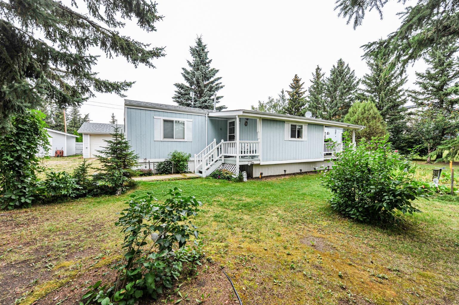 Property Photo:  117 Railway Avenue  AB T0B 3Y0 