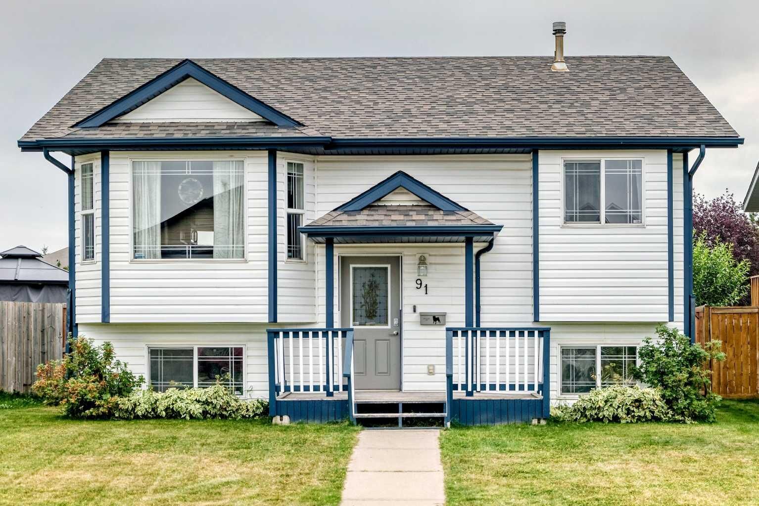 Property Photo:  91 Jennings Crescent  AB T4P 4G1 