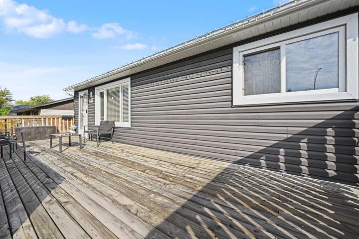 Property Photo:  9516 98 Avenue  AB T8V 0N9 