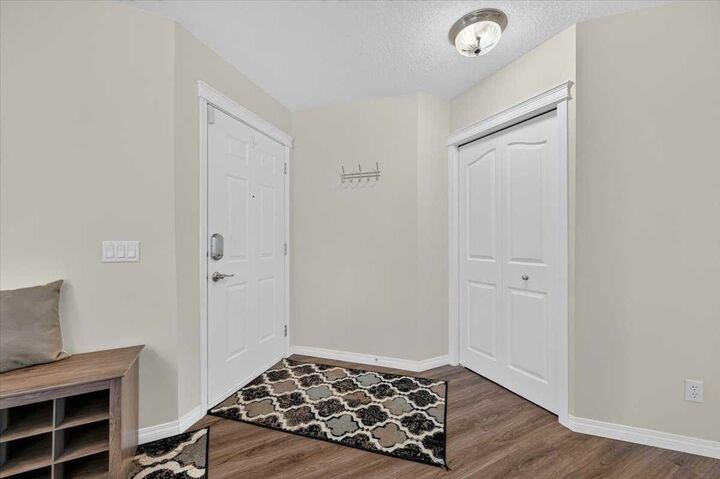 Property Photo:  625 Somerset Drive SW  AB T2Y 4K7 