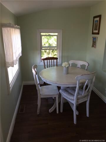 Property Photo:  132 3 Avenue E  AB T0J 1E0 