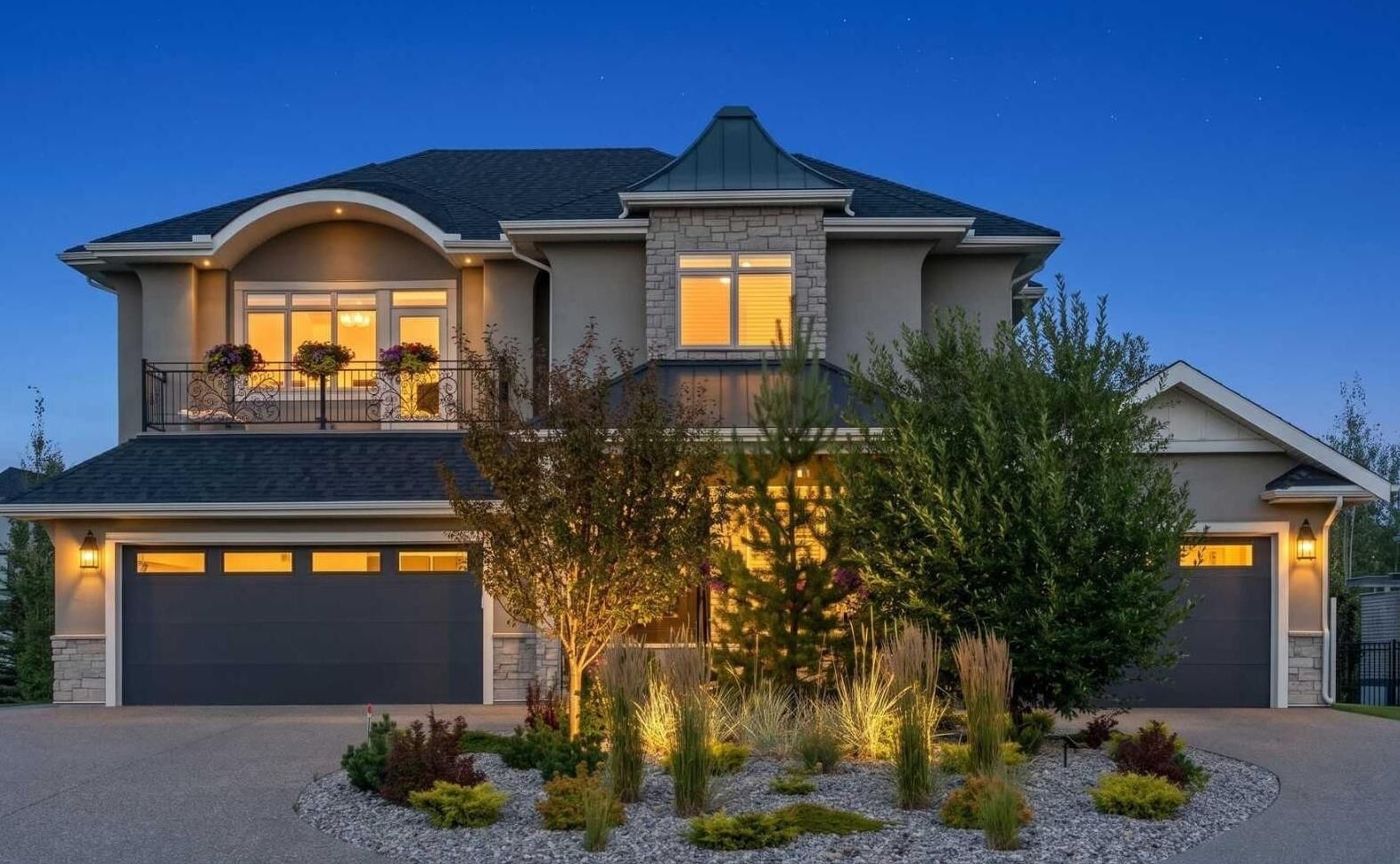 Property Photo:  41 Damkar Drive  AB T3L 0E8 