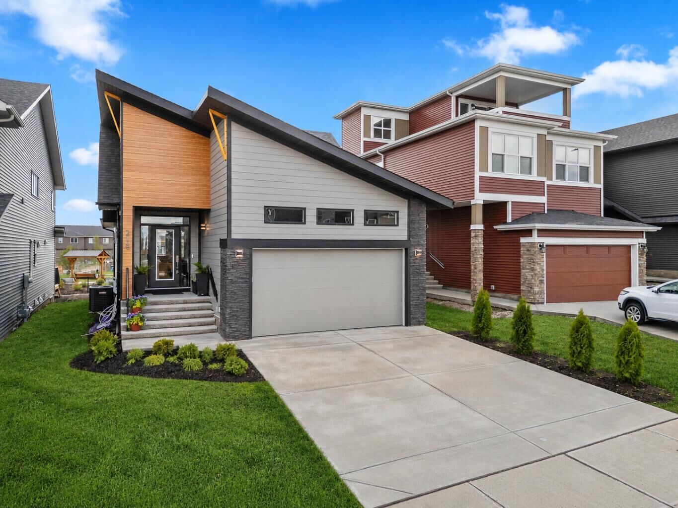 Property Photo:  218 Mitchell Heath NW  AB T3R 2G2 