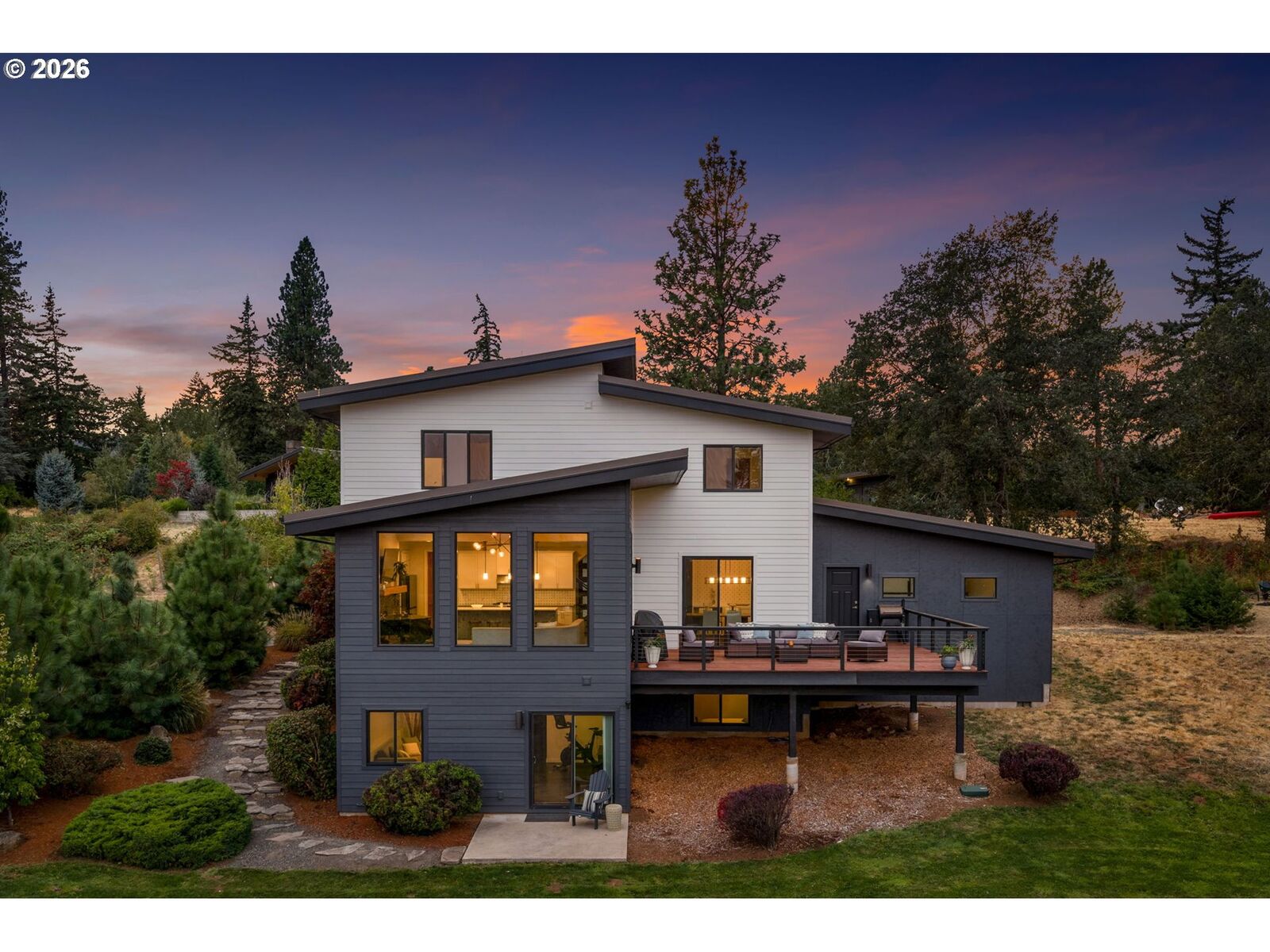 Property Photo: 4320 Alpenglow Dr OR 97031