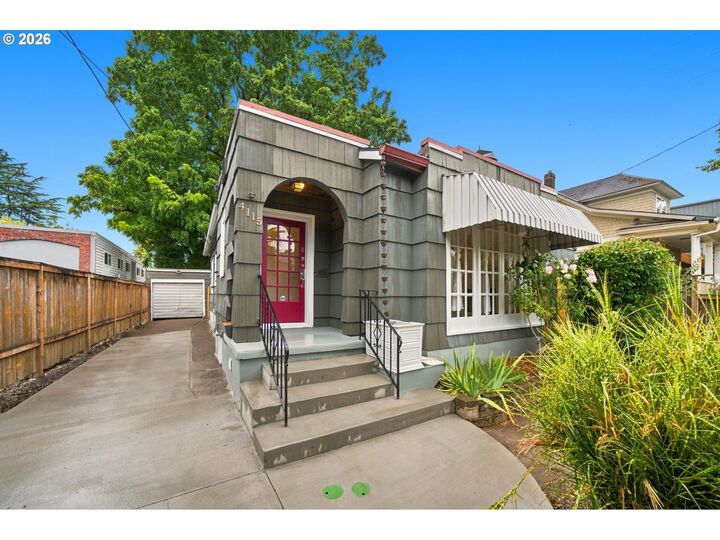 Property Photo: 4115 SE Gladstone St OR 97202