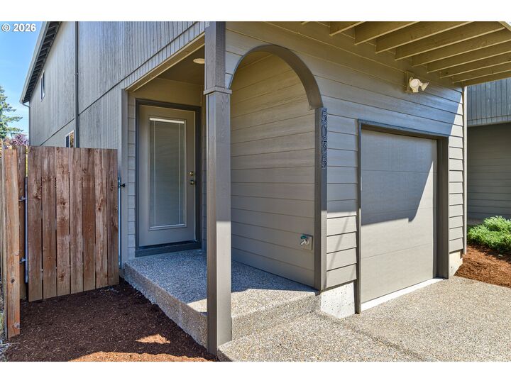 Property Photo:  5035 SE Ogden St  OR 97206 