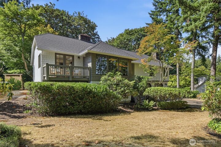 Property Photo: 4617 162nd Avenue NE WA 98052