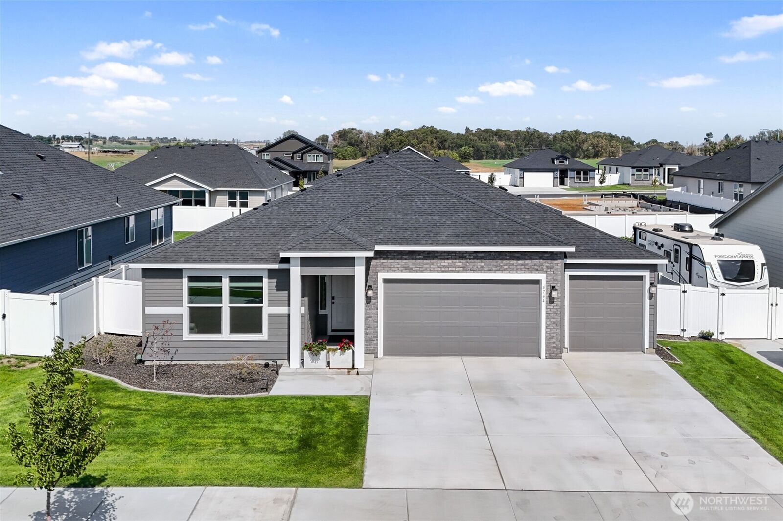 Property Photo: 4744 W Junco Street WA 98837