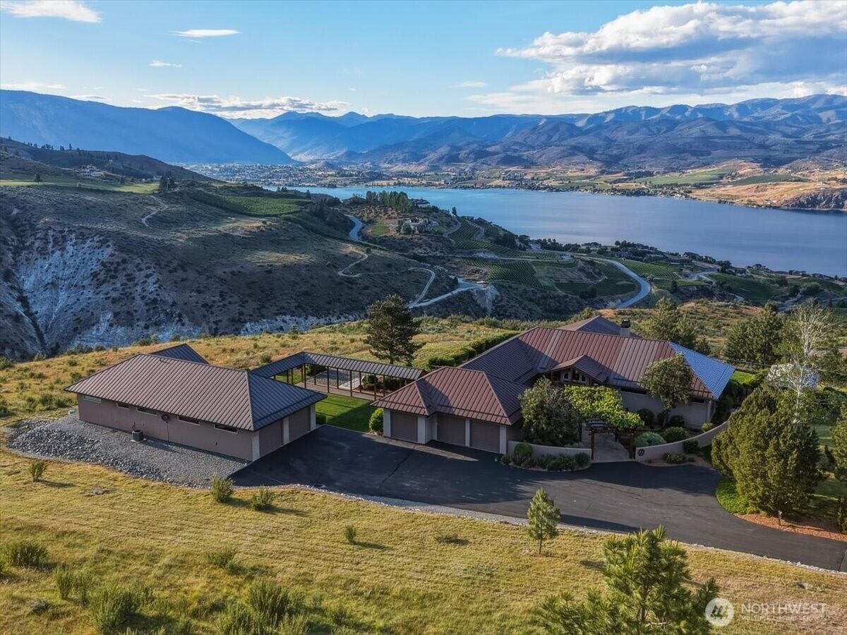 Property Photo: 825 Hawks Meadow Road WA 98816