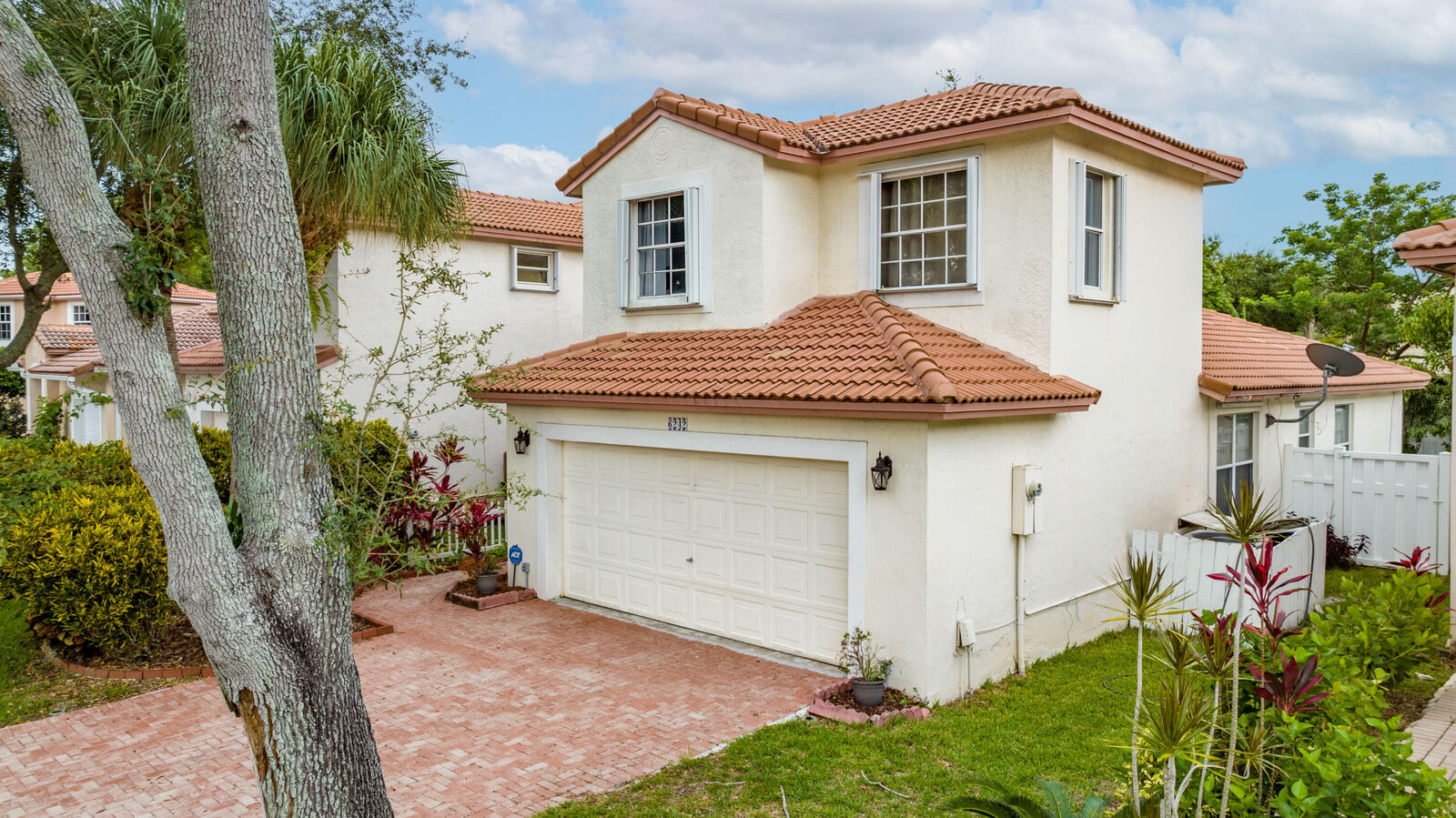 Property Photo:  6242 NW 38th Drive 6242  FL 33067 