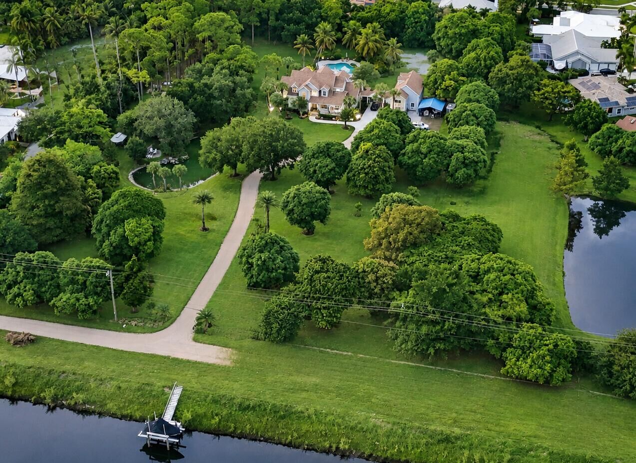 Property Photo:  4786 Ridgewood Road E  FL 33436 