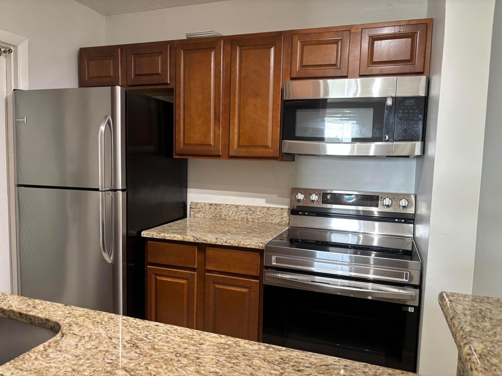 Property Photo:  6200 NE 22nd Way 301  FL 33308 
