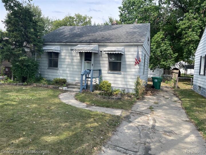 Property Photo:  28942 Beechwood Street  MI 48135 