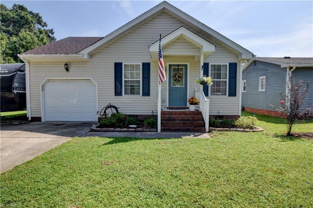 Property Photo: 1522 Lilac Ave VA 23325