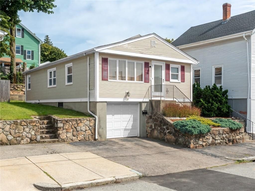 Property Photo:  39 Gray Street  RI 02909 