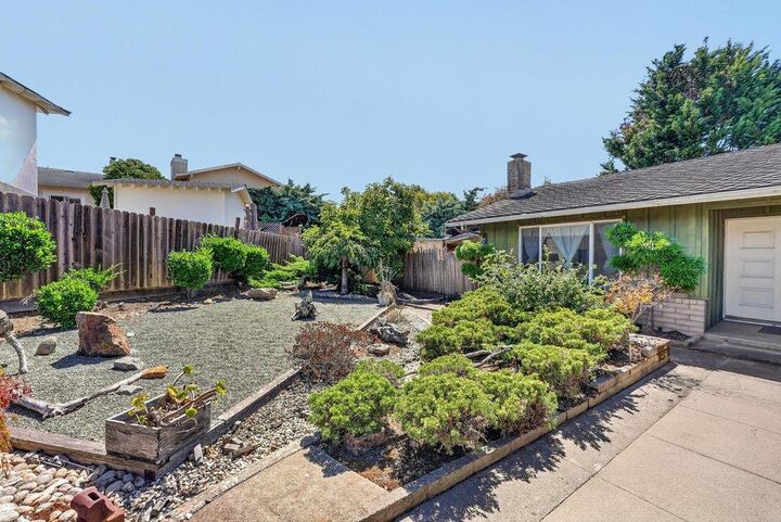 Property Photo:  25 Brook Court  CA 95076 