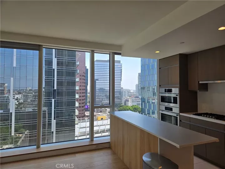 Property Photo:  889 Francisco Street 1509  CA 90017 