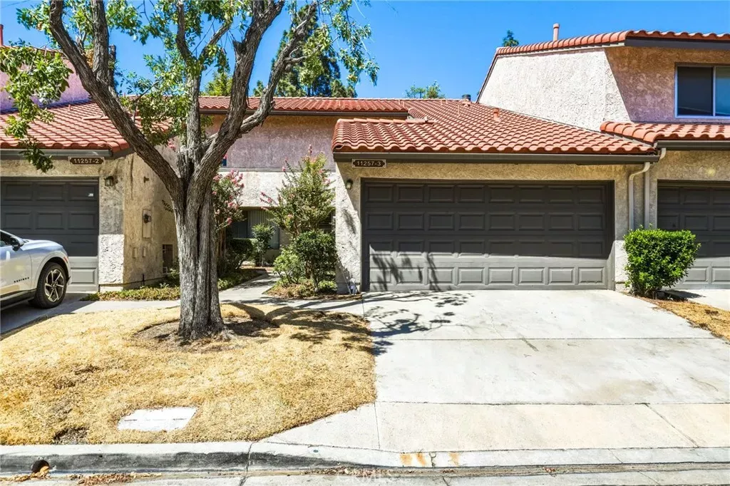 Property Photo:  11257 Key West Avenue 3  CA 91326 