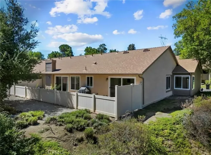 Property Photo:  20042 Avenue Of The Oaks  CA 91321 