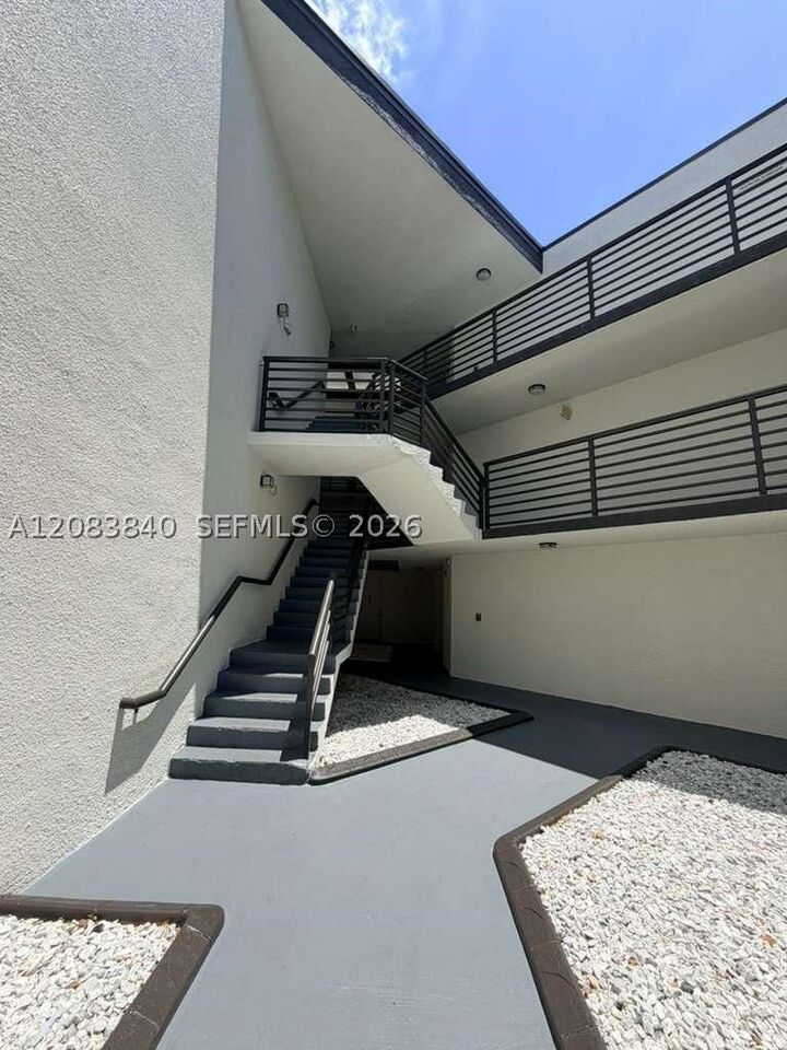 Property Photo: 9715 Fontainebleau Blvd E308 FL 33172
