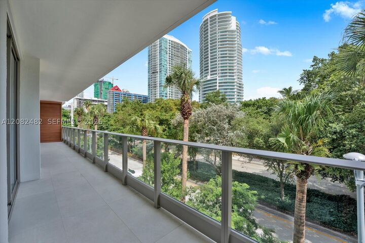 Property Photo: 2200 Brickell Ave 202 FL 33129
