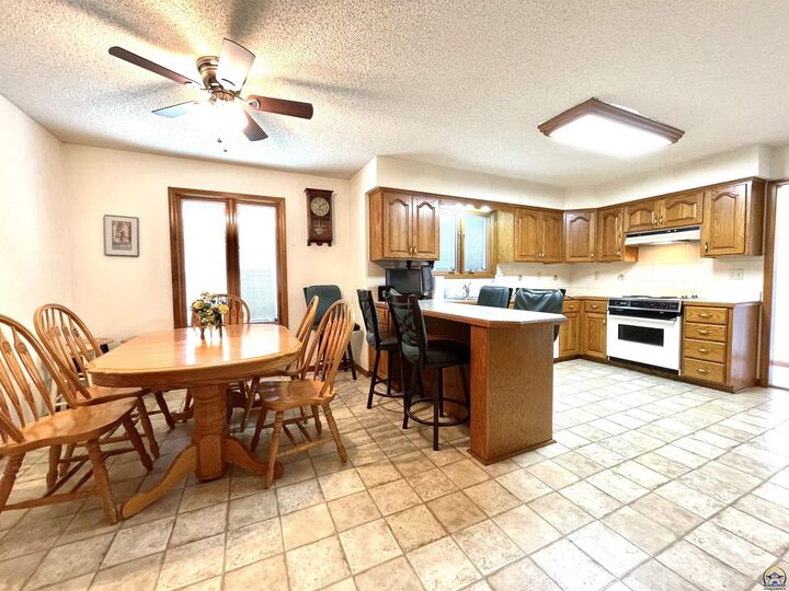Property Photo:  6920 Shawnee Cir  KS 66070 