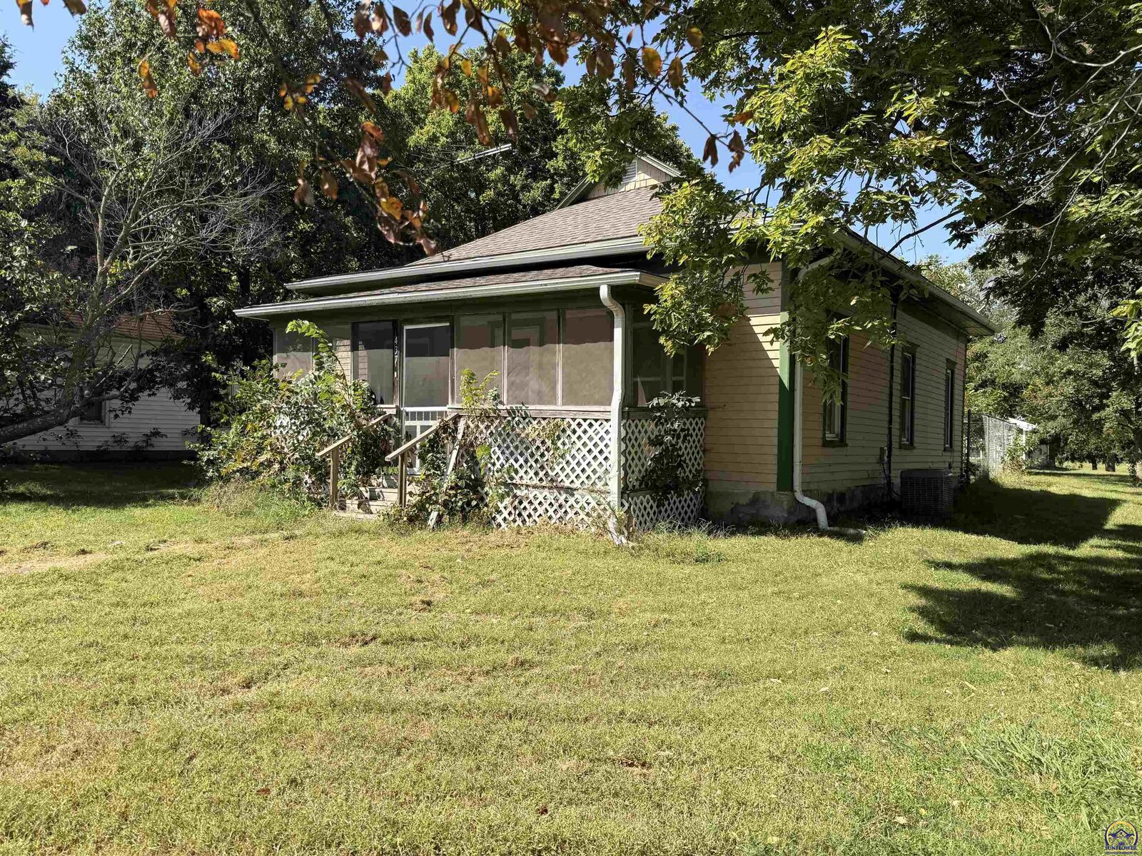Property Photo: 437 Whiting St KS 66552