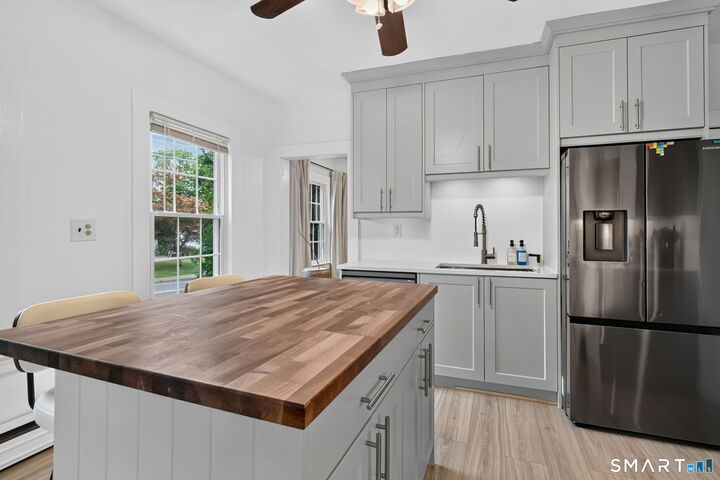 Property Photo:  5 Parker Street  CT 06040 