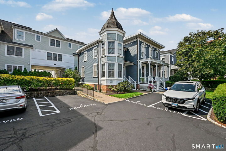 Property Photo: 14 Haviland Street A4 CT 06854