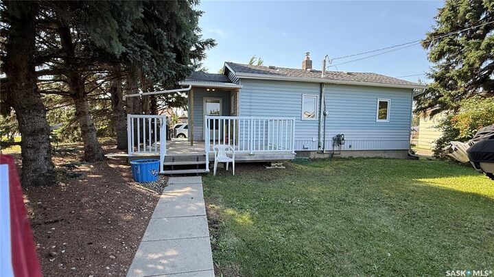 Property Photo:  110 1st Avenue W  SK S0J 1A0 