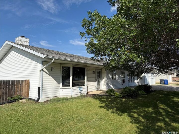 Property Photo:  1849 Eaglesham Avenue  SK S4H 3A6 