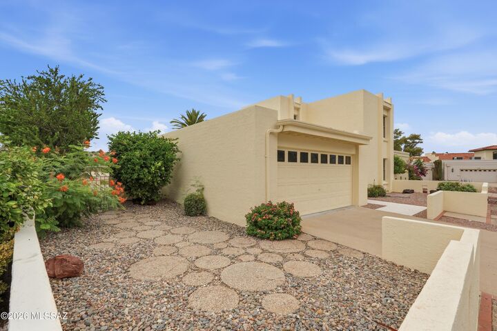 Property Photo:  7912 N Casas Cameo  AZ 85742 