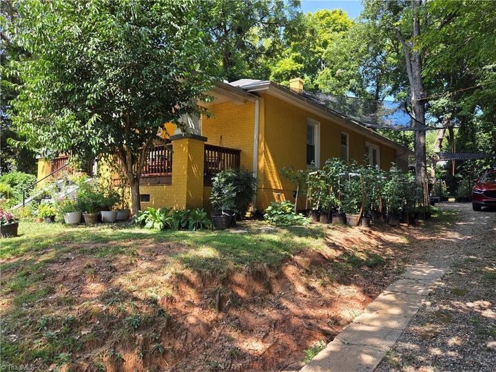 Property Photo:  129 W Acadia Avenue  NC 27127 