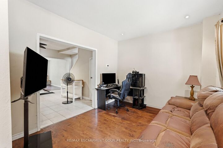 Property Photo:  26 Niagara Street  ON L8L 6A2 